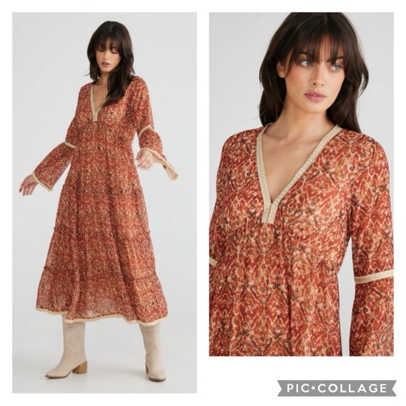 Talisman Dresses & Skirts - NEW Talisman Zelda Printed V-Neck Long Bell Sleeve Tiered A-Line Dress Size‎ M